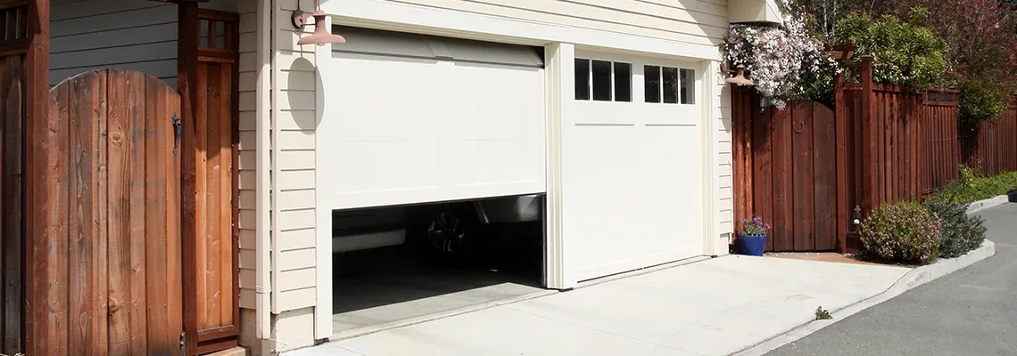 Repair Garage Door Won't Close Light Blinks in Pembroke Pines, Florida